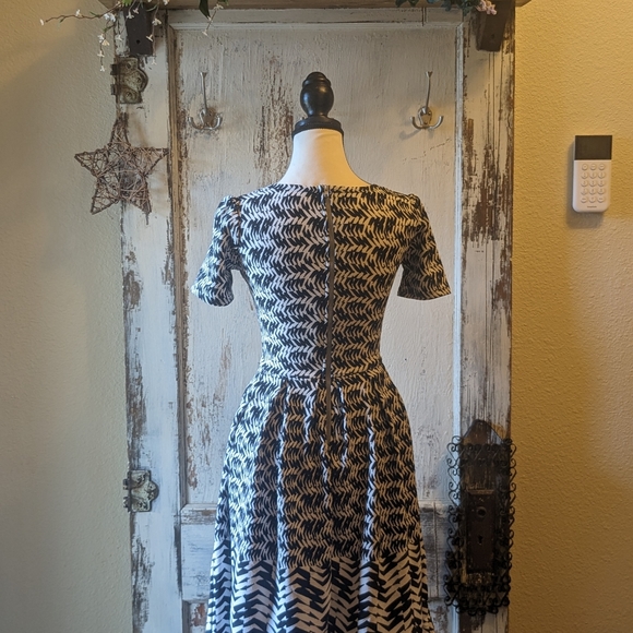 LulaRoe XXS Amelia Dress NWOT - Picture 3 of 3